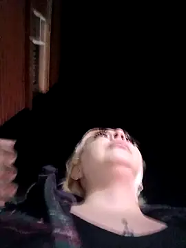 Snapshot of madelaine- chatting on 09-25-25, 11:52 madelaine- online show from 09-25-25, 11:52