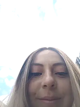 Snapshot of madelaine- chatting on 10-07-25, 08:28 madelaine- online show from 10-07-25, 08:28