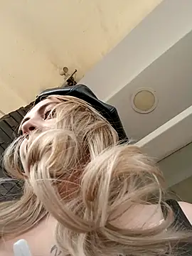 madelaine- online show from 11-19-25, 08:09