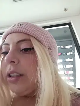 madelaine- online show from 04-17-26, 07:39