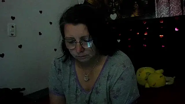 Evaaross 2345 online show from 06-26-26, 01:15
