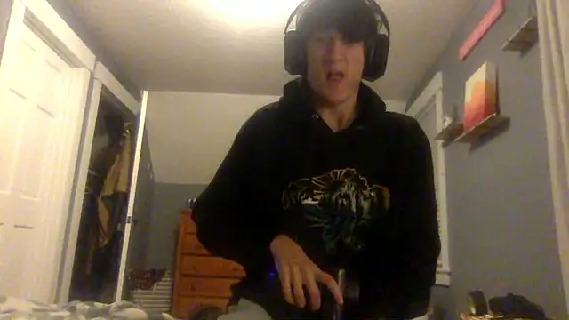 Snapshot of KittingGrappler chatting on 11-26-25, 11:17 KittingGrappler online show from 11-26-25, 11:17