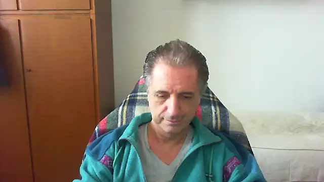 Snapshot of lliuk70mi chatting on 04-23-26, 01:24 lliuk70mi online show from 04-23-26, 01:24
