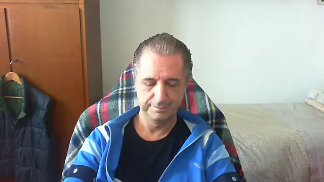 Snapshot of lliuk70mi chatting on 05-07-26, 01:27 lliuk70mi online show from 05-07-26, 01:27