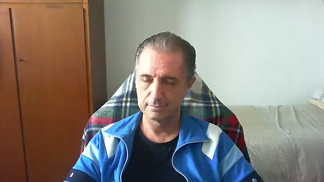 Snapshot of lliuk70mi chatting on 05-08-26, 01:05 lliuk70mi online show from 05-08-26, 01:05