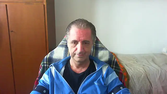 Snapshot of lliuk70mi chatting on 05-09-26, 02:00 lliuk70mi online show from 05-09-26, 02:00