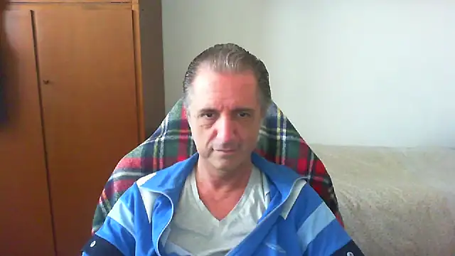 Snapshot of lliuk70mi chatting on 05-13-26, 12:13 lliuk70mi online show from 05-13-26, 12:13