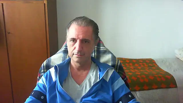 Snapshot of lliuk70mi chatting on 05-15-26, 02:46 lliuk70mi online show from 05-15-26, 02:46