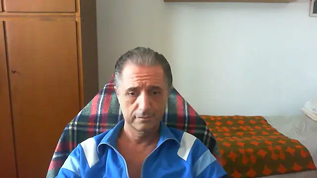 Snapshot of lliuk70mi chatting on 05-20-26, 02:12 lliuk70mi online show from 05-20-26, 02:12