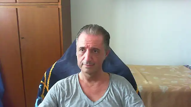 Snapshot of lliuk70mi chatting on 05-23-26, 12:20 lliuk70mi online show from 05-23-26, 12:20
