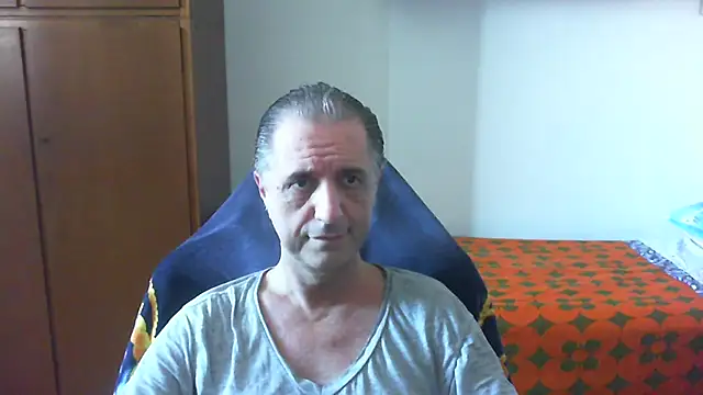 Snapshot of lliuk70mi chatting on 05-24-26, 12:43 lliuk70mi online show from 05-24-26, 12:43