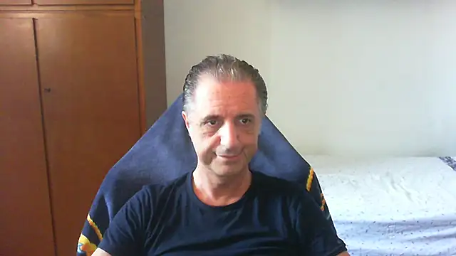 Snapshot of lliuk70mi chatting on 05-26-26, 01:29 lliuk70mi online show from 05-26-26, 01:29