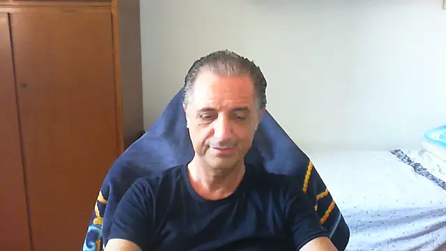 Snapshot of lliuk70mi chatting on 05-27-26, 01:19 lliuk70mi online show from 05-27-26, 01:19
