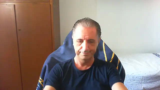 Snapshot of lliuk70mi chatting on 05-31-26, 08:10 lliuk70mi online show from 05-31-26, 08:10