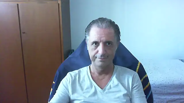 Snapshot of lliuk70mi chatting on 06-03-26, 01:14 lliuk70mi online show from 06-03-26, 01:14
