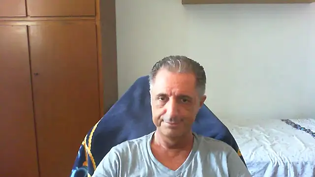 Snapshot of lliuk70mi chatting on 06-19-26, 11:47 lliuk70mi online show from 06-19-26, 11:47