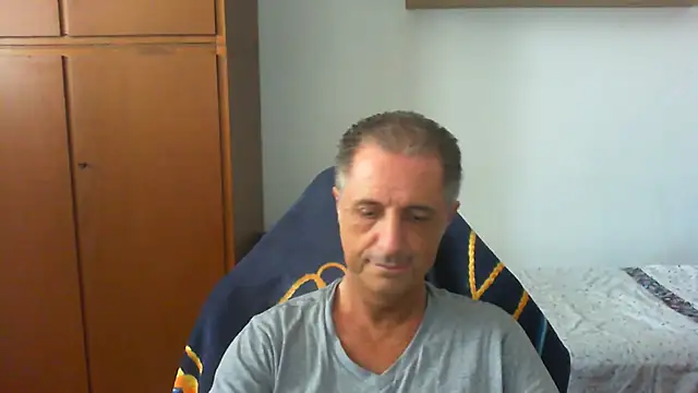 Snapshot of lliuk70mi chatting on 06-20-26, 12:08 lliuk70mi online show from 06-20-26, 12:08