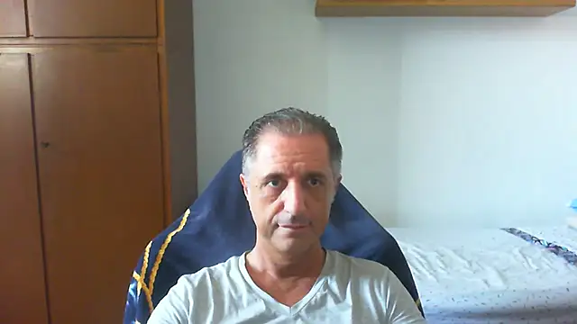 Snapshot of lliuk70mi chatting on 06-26-26, 11:58 lliuk70mi online show from 06-26-26, 11:58