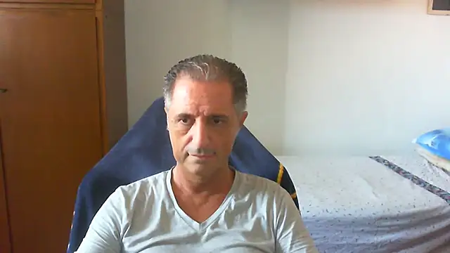 Snapshot of lliuk70mi chatting on 06-27-26, 08:08 lliuk70mi online show from 06-27-26, 08:08
