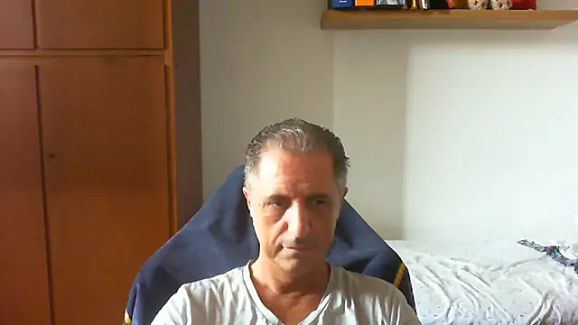 Snapshot of lliuk70mi chatting on 06-27-26, 02:55 lliuk70mi online show from 06-27-26, 02:55
