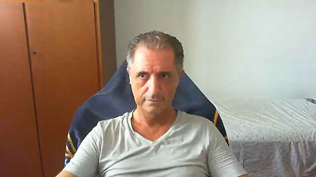 Snapshot of lliuk70mi chatting on 06-29-26, 12:38 lliuk70mi online show from 06-29-26, 12:38