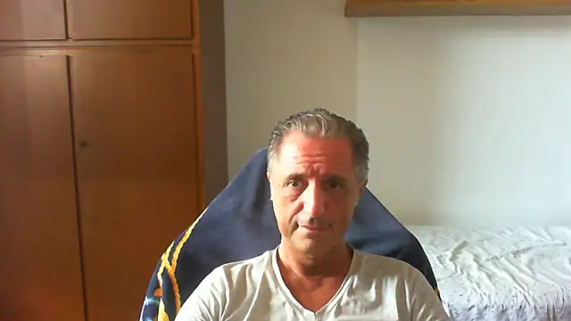 Snapshot of lliuk70mi chatting on 07-08-26, 03:38 lliuk70mi online show from 07-08-26, 03:38