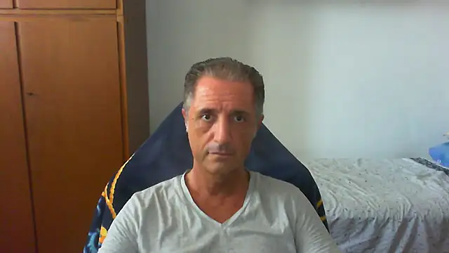 Snapshot of lliuk70mi chatting on 07-10-26, 01:36 lliuk70mi online show from 07-10-26, 01:36