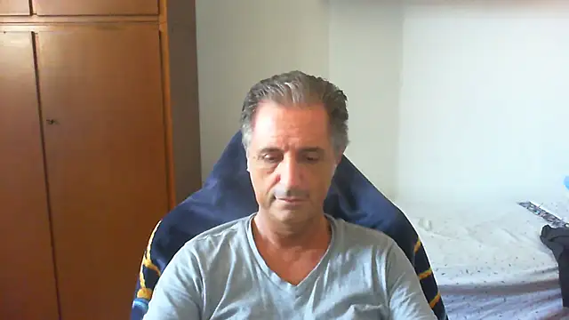 Snapshot of lliuk70mi chatting on 07-21-26, 01:02 lliuk70mi online show from 07-21-26, 01:02
