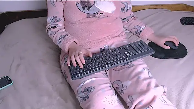 ChubbyMaia online show from 11-23-25, 06:24