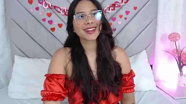 Snapshot of AnnaQueen_ chatting on 02-21-25, 04:16 AnnaQueen online show from 02-21-25, 04:16