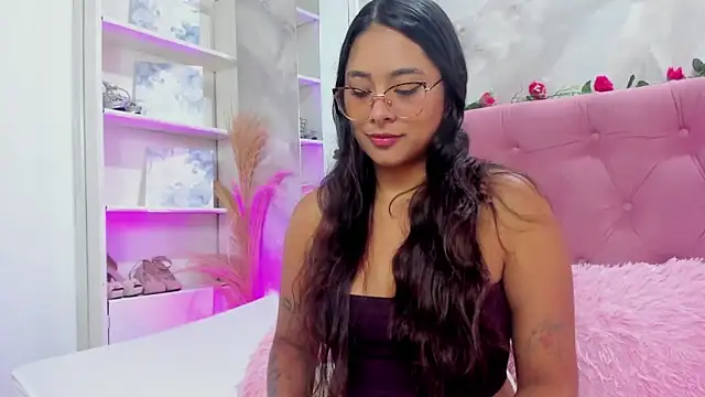 Snapshot of AnnaQueen_ chatting on 09-29-25, 04:23 AnnaQueen online show from 09-29-25, 04:23