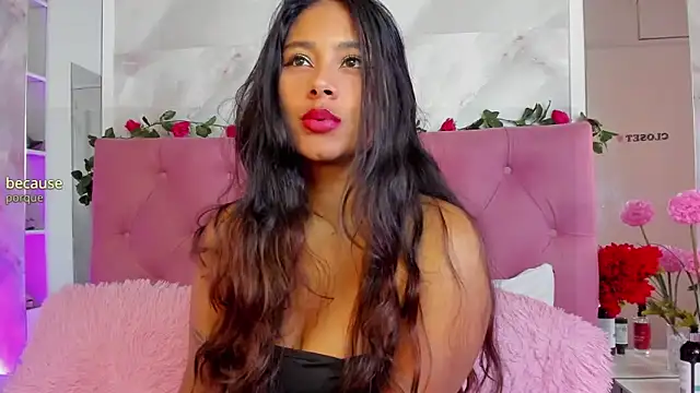 Snapshot of AnnaQueen_ chatting on 10-14-25, 05:36 AnnaQueen online show from 10-14-25, 05:36