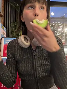 Snapshot of bigbabykiki chatting on 01-14-25, 06:13 bigbabykiki online show from 01-14-25, 06:13