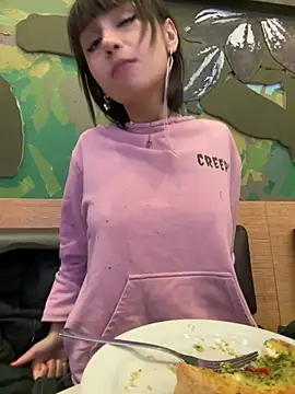 Snapshot of bigbabykiki chatting on 02-03-25, 06:45 bigbabykiki online show from 02-03-25, 06:45