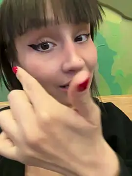 Snapshot of bigbabykiki chatting on 02-04-25, 06:46 bigbabykiki online show from 02-04-25, 06:46