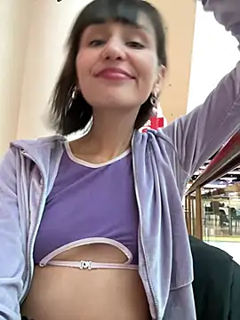 Snapshot of bigbabykiki chatting on 02-13-25, 09:41 bigbabykiki online show from 02-13-25, 09:41