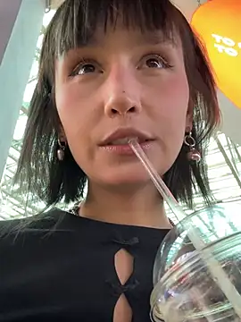 Snapshot of bigbabykiki chatting on 02-16-25, 01:27 bigbabykiki online show from 02-16-25, 01:27