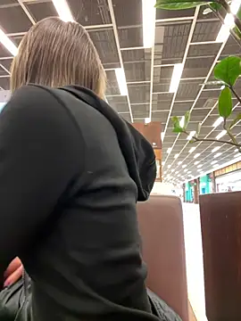 Snapshot of bigbabykiki chatting on 02-22-25, 01:24 bigbabykiki online show from 02-22-25, 01:24