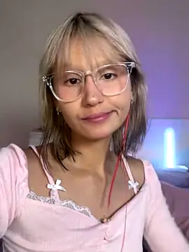 Snapshot of bigbabykiki chatting on 09-10-25, 06:35 bigbabykiki online show from 09-10-25, 06:35