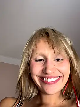 Snapshot of bigbabykiki chatting on 09-14-25, 03:44 bigbabykiki online show from 09-14-25, 03:44