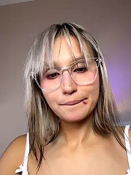 Snapshot of bigbabykiki chatting on 10-04-25, 03:43 bigbabykiki online show from 10-04-25, 03:43