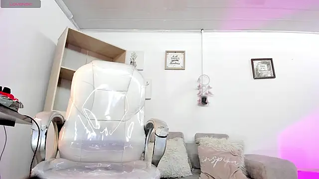 Snapshot of Alexx_Scoot chatting on 03-11-25, 10:53 Alexx Scoot online show from 03-11-25, 10:53