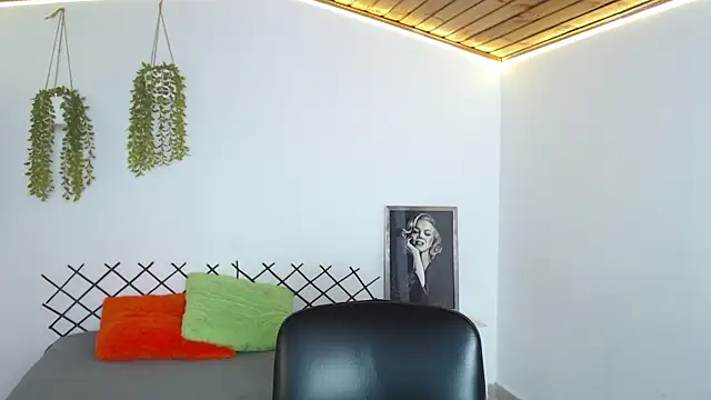 karla charloby online show from 09-25-25, 01:59