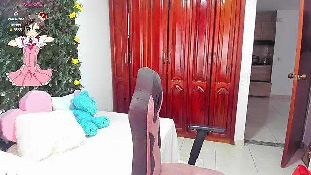 karla charloby online show from 11-20-25, 01:33