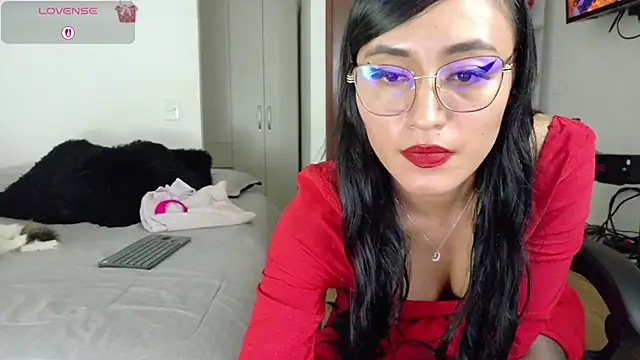 SophieBaker   online show from 04-14-26, 02:06