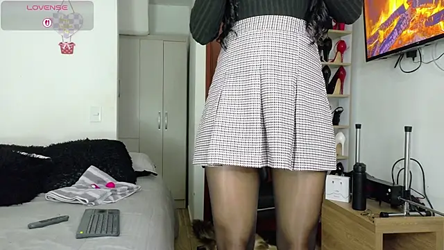 SophieBaker   online show from 04-18-26, 02:04