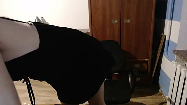 Snapshot of Butterfly_Lily chatting on 03-15-25, 04:10 Butterfly Lily online show from 03-15-25, 04:10