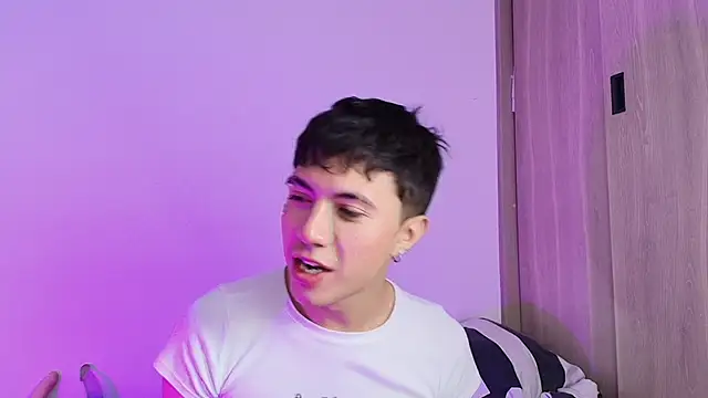 Snapshot of Justyn_Ross chatting on 09-26-25, 02:59 Justyn Ross online show from 09-26-25, 02:59