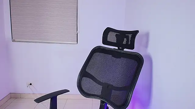 Snapshot of Justyn_Ross chatting on 10-02-25, 05:47 Justyn Ross online show from 10-02-25, 05:47