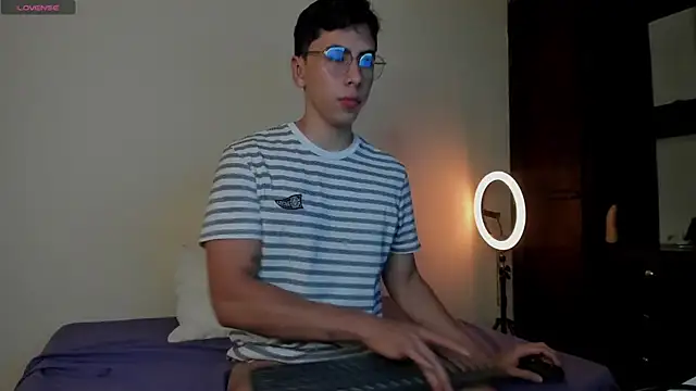 Snapshot of Alexx_oconnor chatting on 01-02-25, 05:57 Alexx oconnor online show from 01-02-25, 05:57